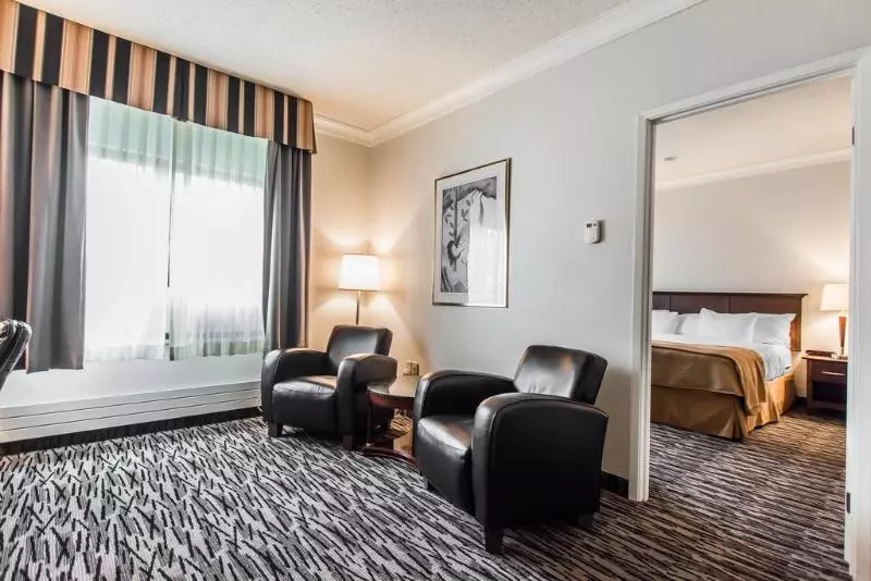 Otel Quality Inn & Suites Garden Of The Gulf