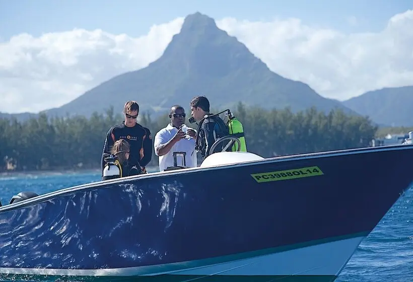 استراحتگاه La Pirogue Mauritius