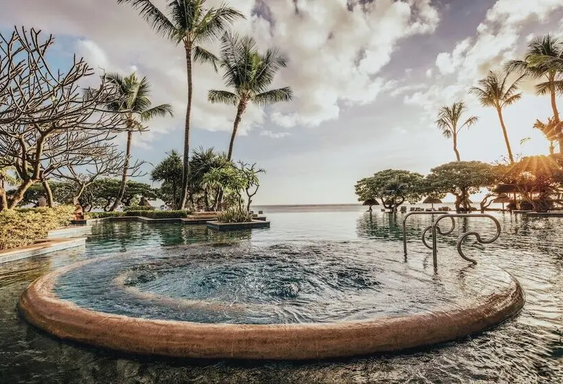 استراحتگاه La Pirogue Mauritius