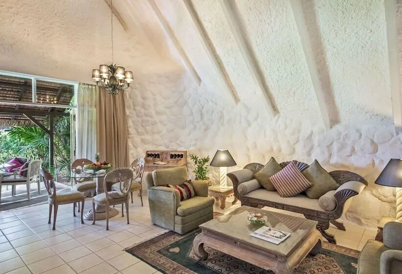 استراحتگاه La Pirogue Mauritius