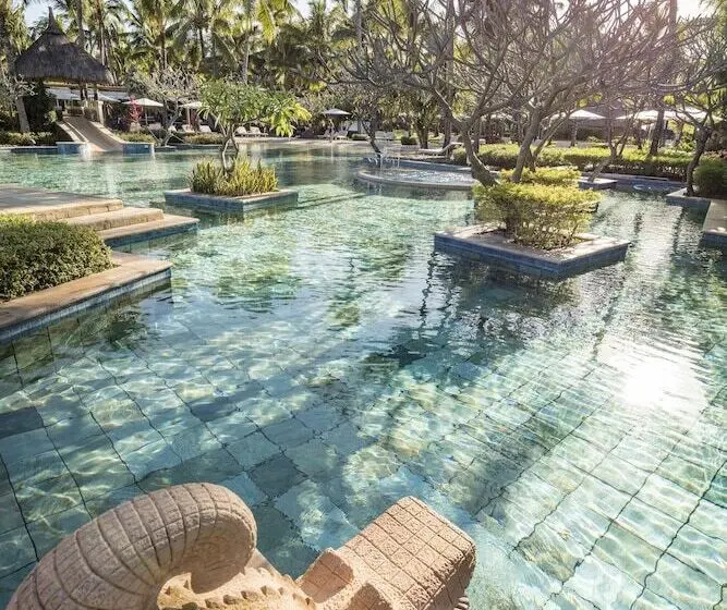 استراحتگاه La Pirogue Mauritius