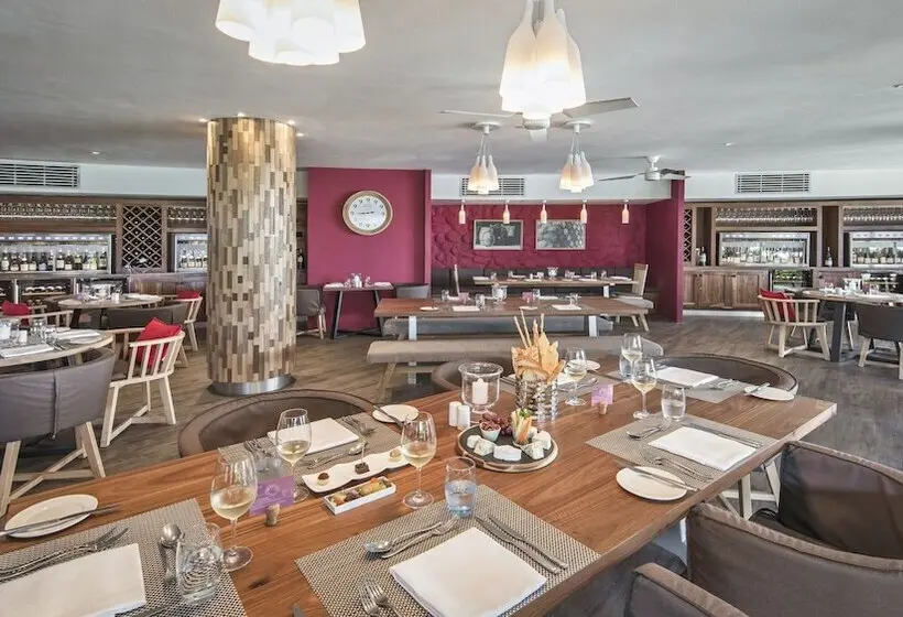 استراحتگاه La Pirogue Mauritius