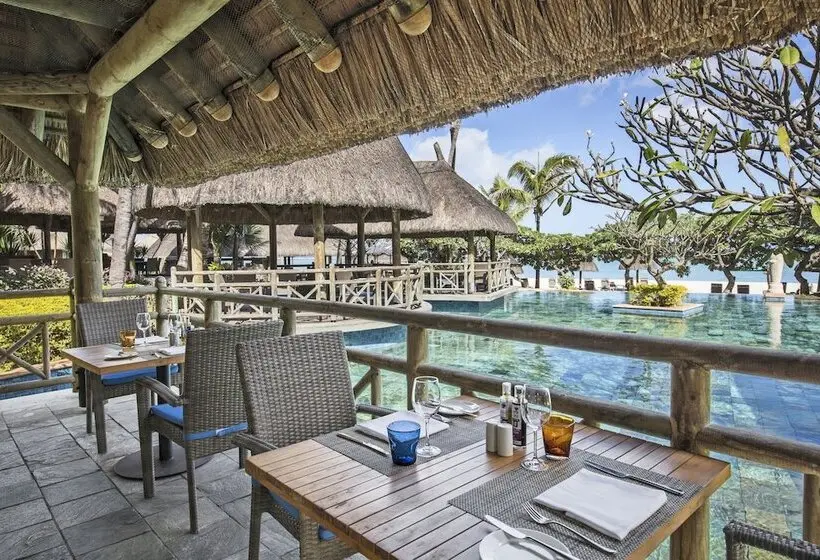 استراحتگاه La Pirogue Mauritius