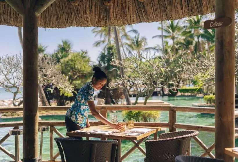 استراحتگاه La Pirogue Mauritius