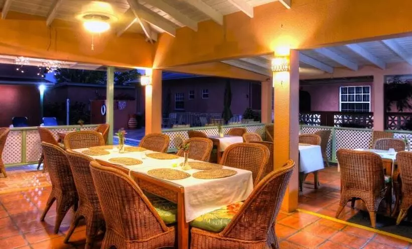 Worthing Court Apartment