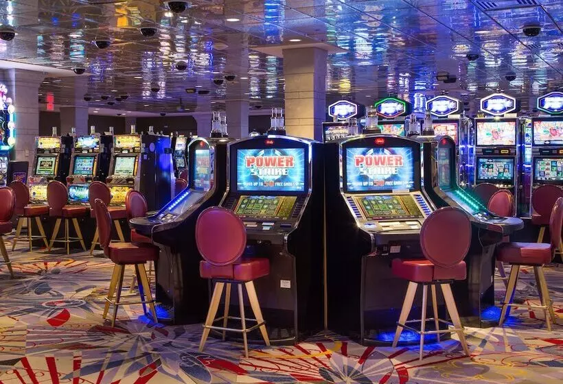 Crowne Plaza Hotel Niagara Falls/falls View, An Ihg