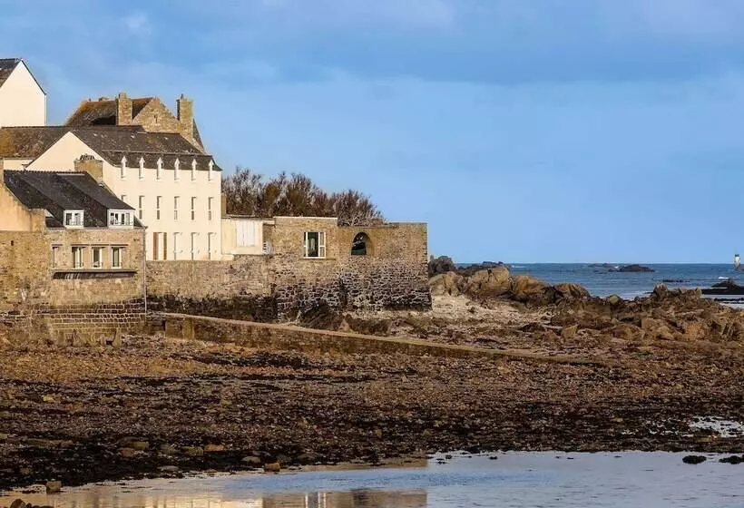 هتل Ibis Roscoff