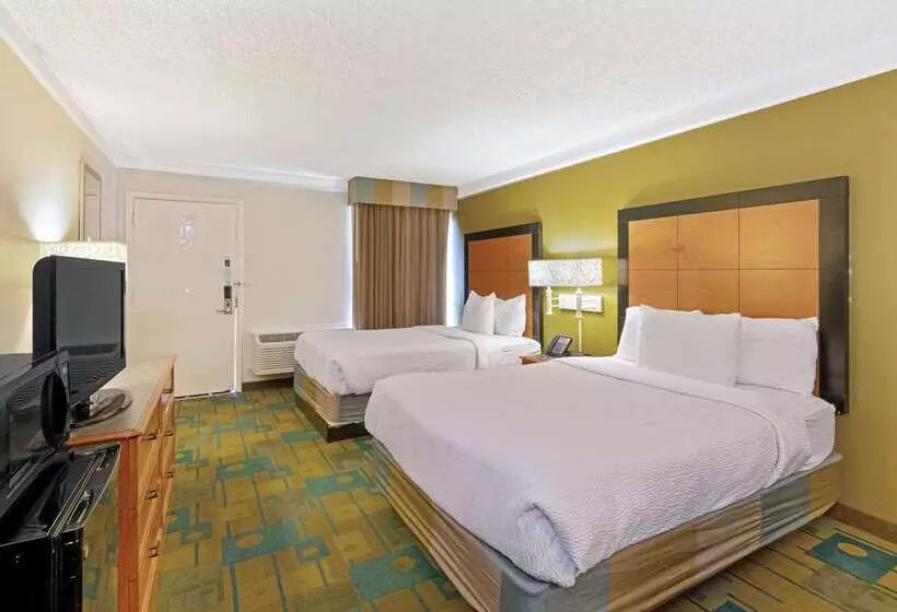 Отель La Quinta Inn By Wyndham Phoenix North