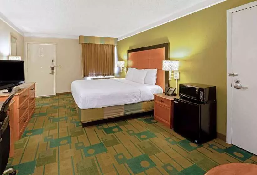 Отель La Quinta Inn By Wyndham Phoenix North