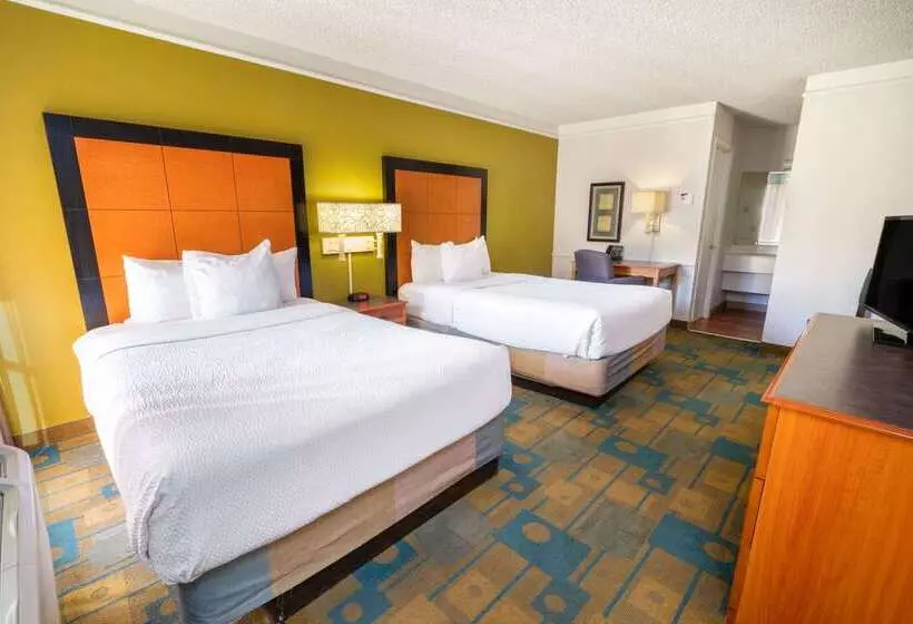 Отель La Quinta Inn By Wyndham Phoenix North