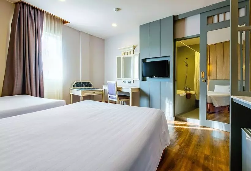 Royal Rattanakosin Hotel Sha Plus