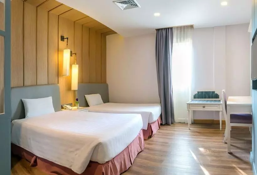 Royal Rattanakosin Hotel Sha Plus