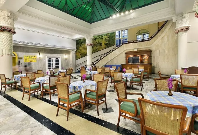 Royal Rattanakosin Hotel Sha Plus