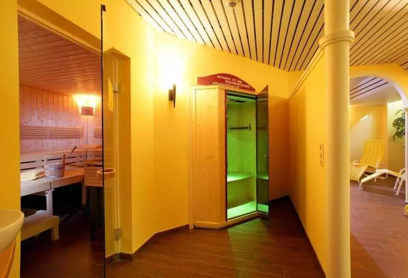 Отель Alpenhof Brixen