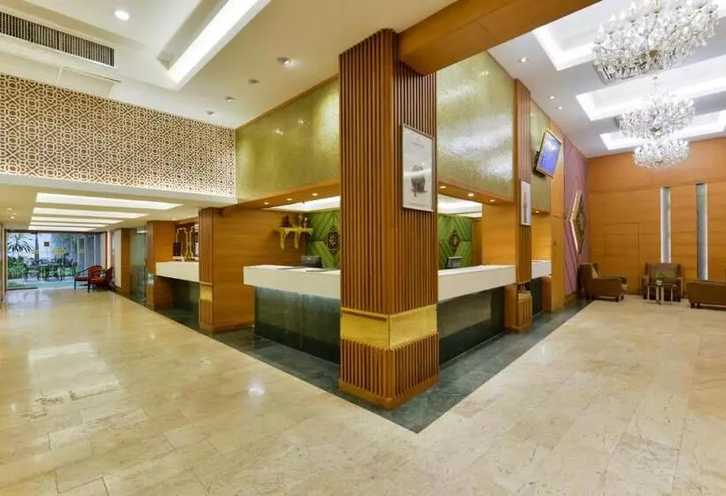 هتل Arawana Regency Park Sukhumvit