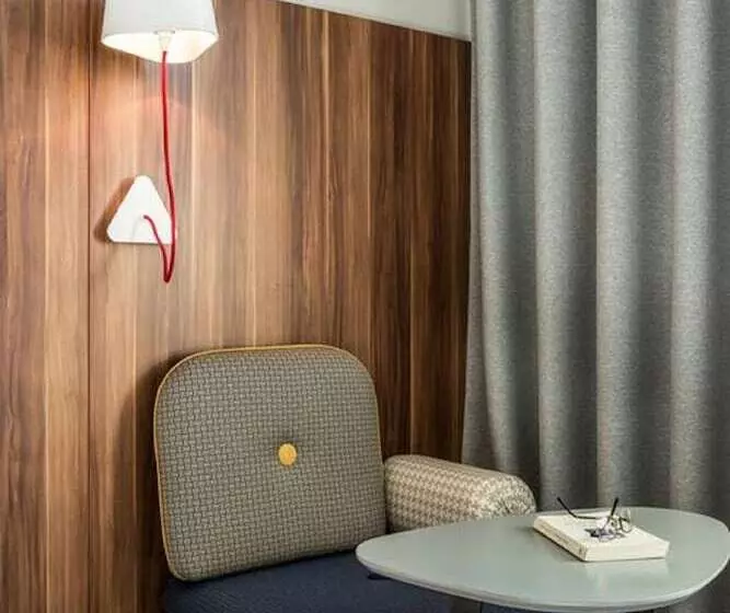 هتل Atrium By Happyculture