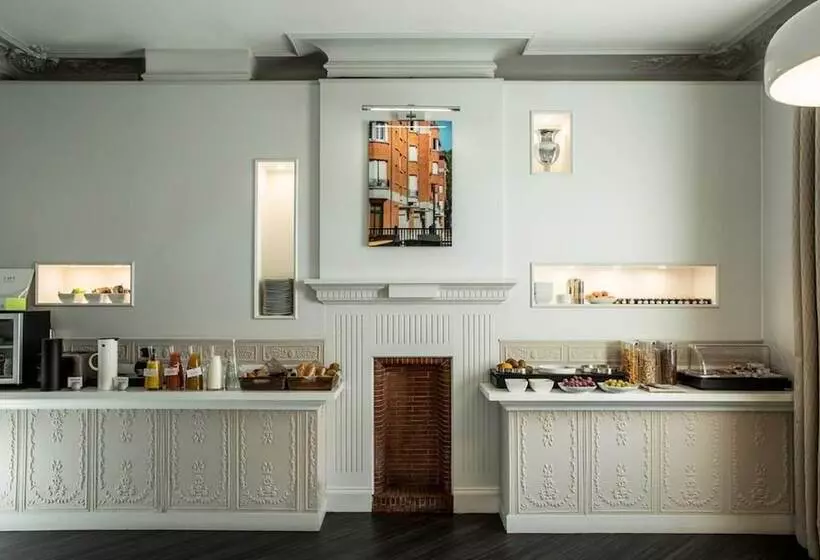 هتل Atrium By Happyculture