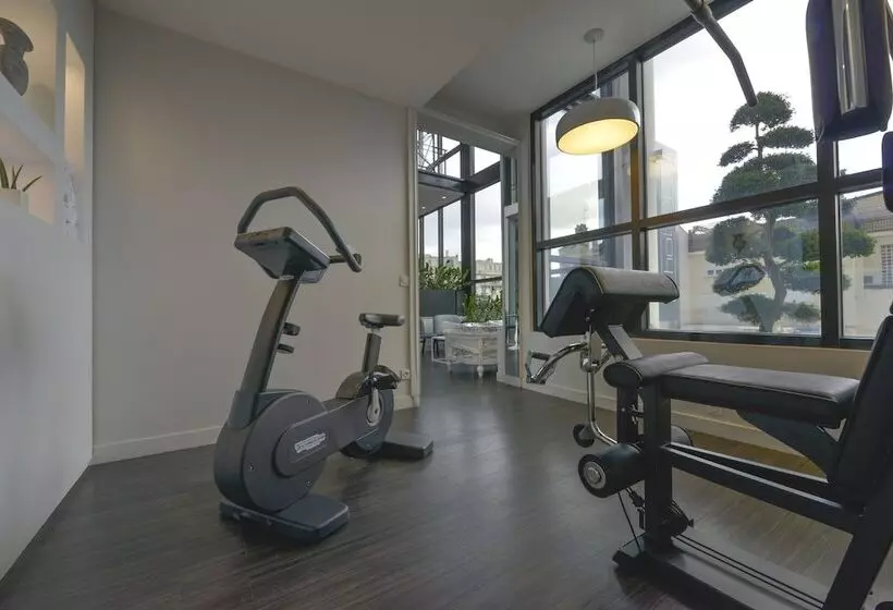 هتل Atrium By Happyculture