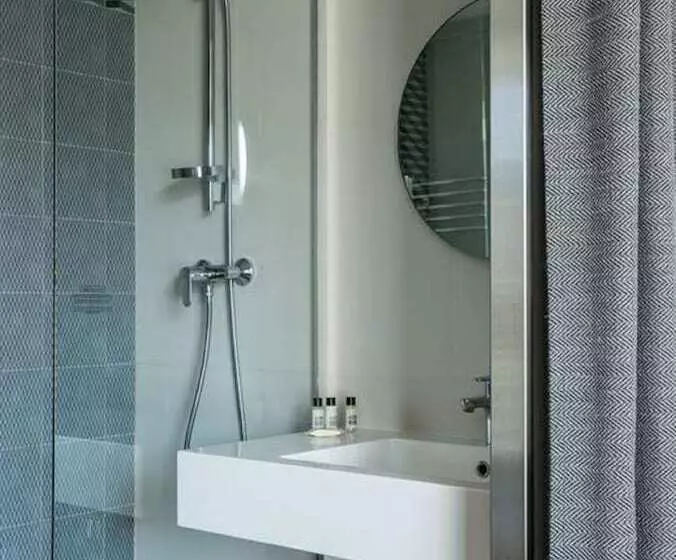 هتل Atrium By Happyculture