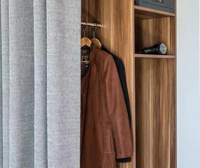 هتل Atrium By Happyculture