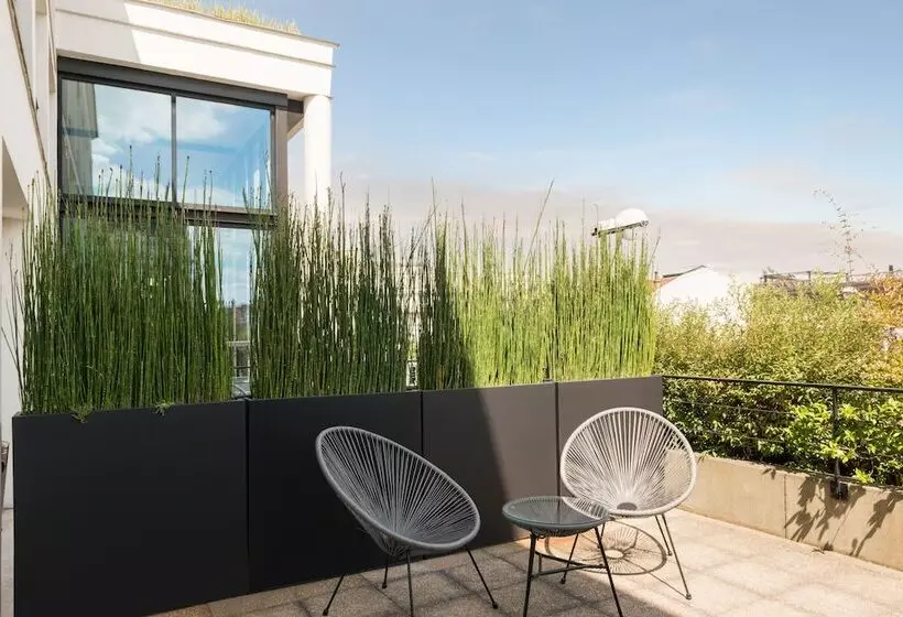 هتل Atrium By Happyculture