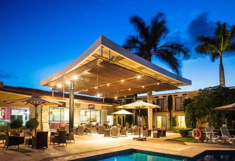 Отель Fiesta Inn Oaxaca