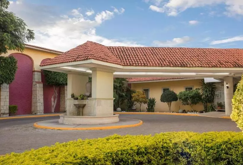Отель Fiesta Inn Oaxaca
