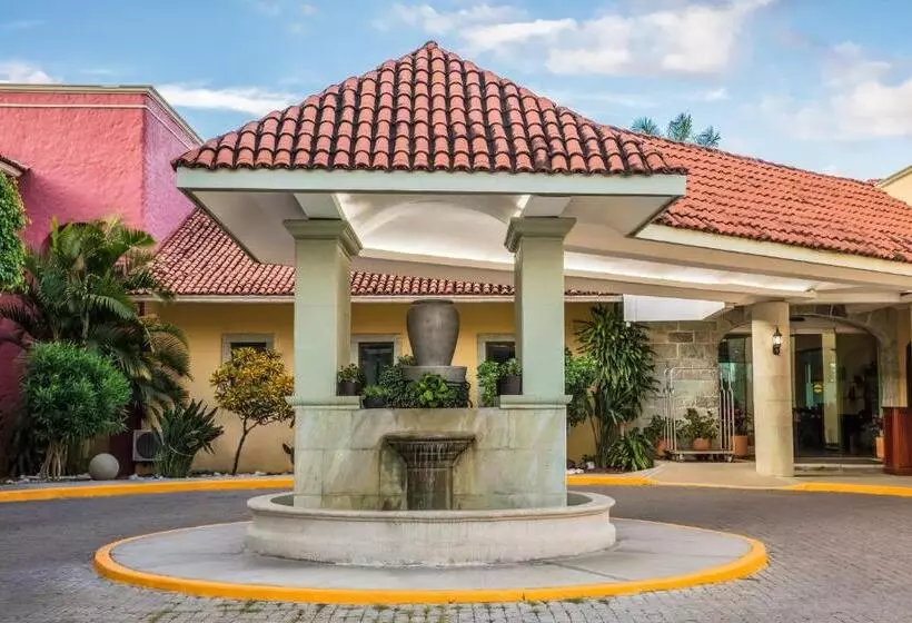 Отель Fiesta Inn Oaxaca