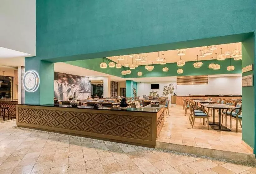 Отель Fiesta Inn Oaxaca