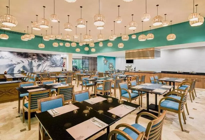 Отель Fiesta Inn Oaxaca