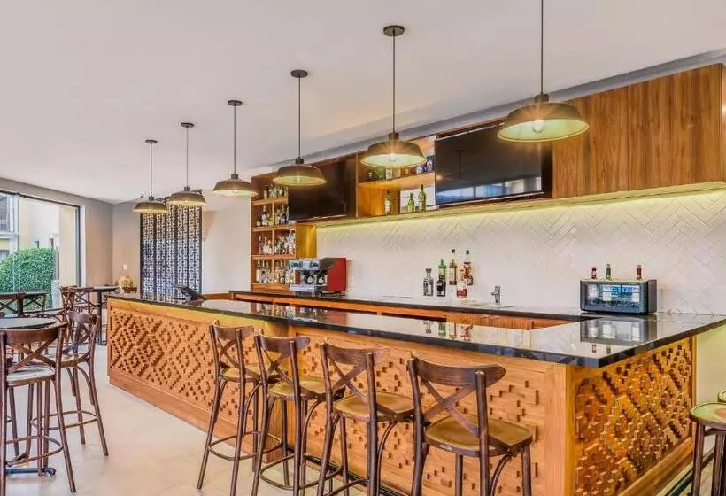 Отель Fiesta Inn Oaxaca