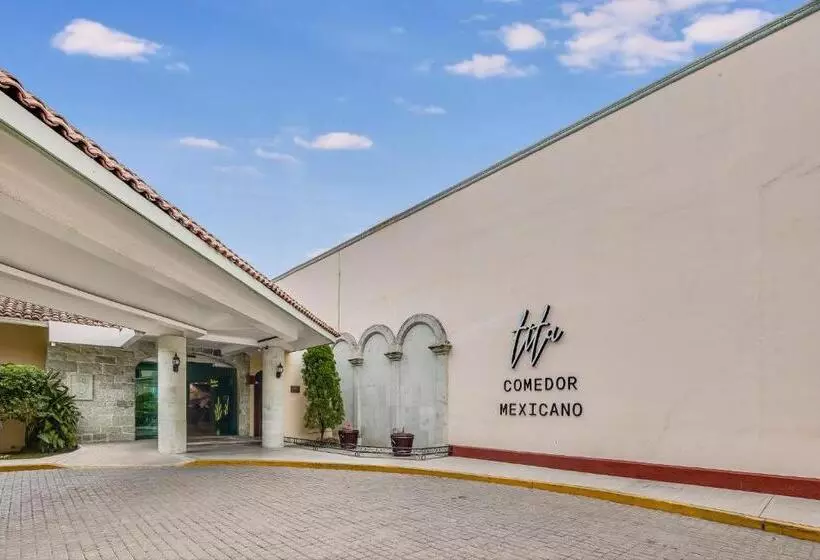 Отель Fiesta Inn Oaxaca