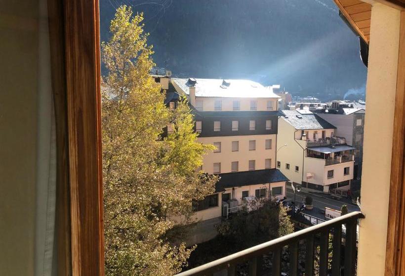 هتل Hermus Centre Vila