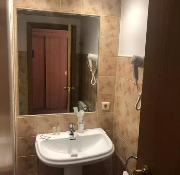 هتل Hermus Centre Vila