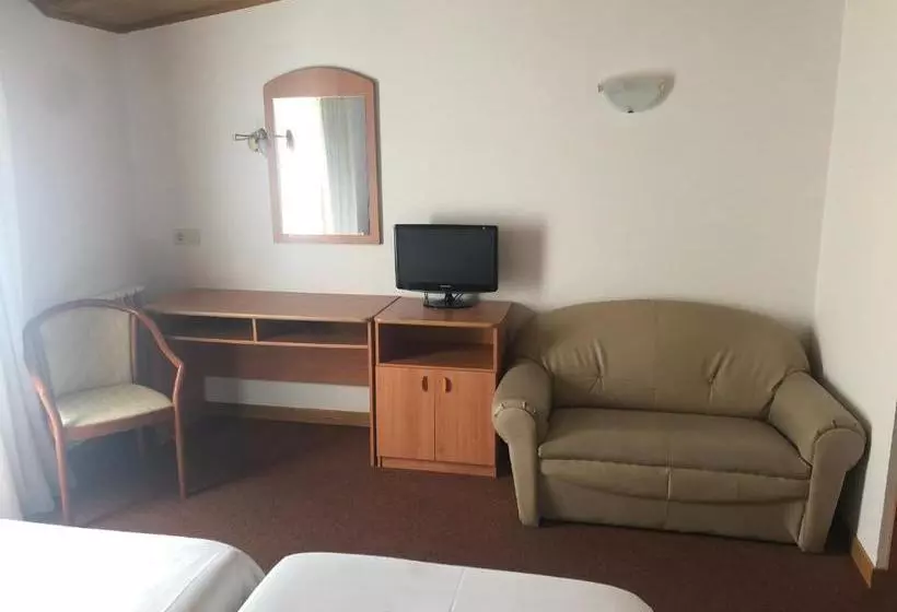 هتل Hermus Centre Vila