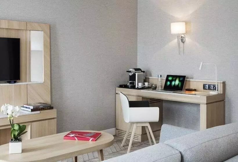 هتل Louvre Saint Honore