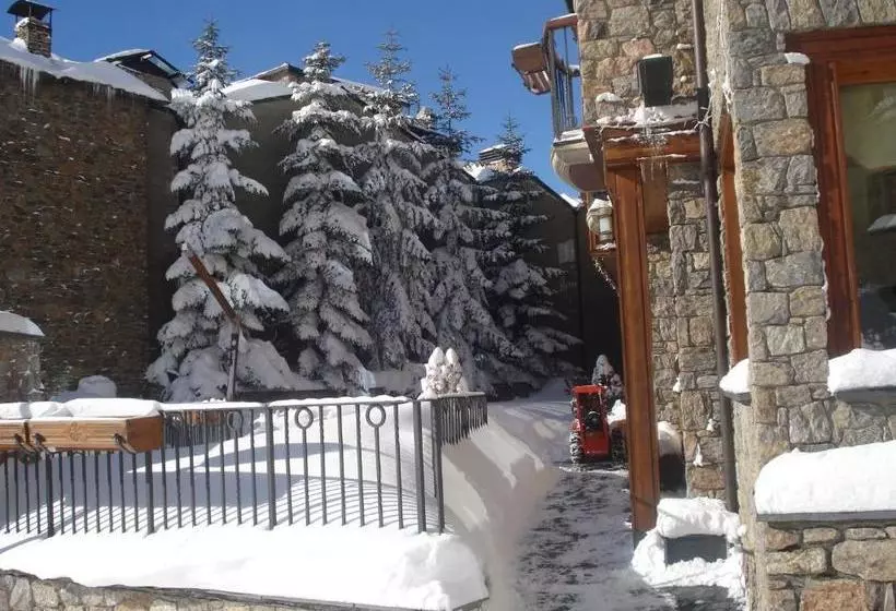 هتل Soldeu Maistre