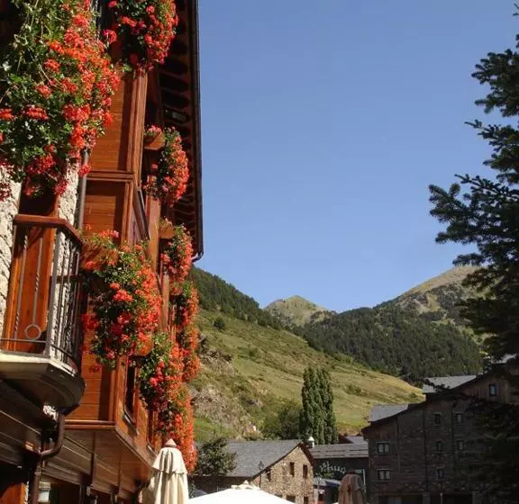 هتل Soldeu Maistre