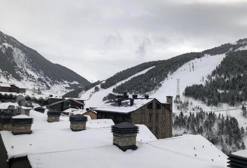 هتل Soldeu Maistre