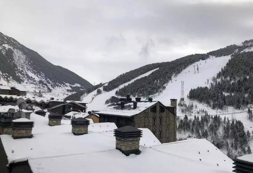 هتل Soldeu Maistre