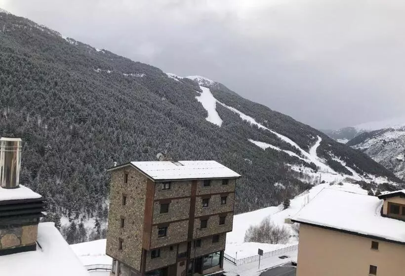 هتل Soldeu Maistre