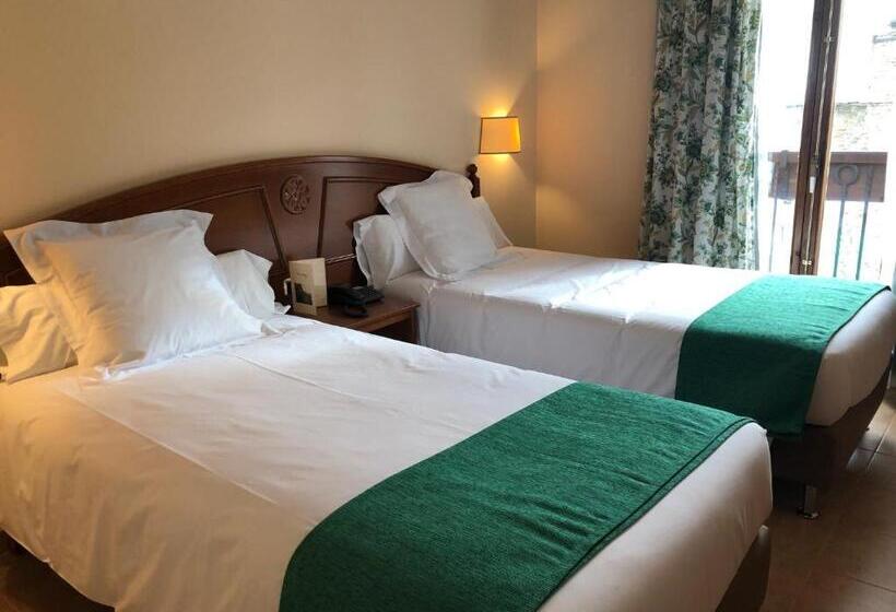 هتل Soldeu Maistre