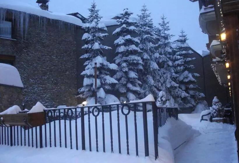 هتل Soldeu Maistre