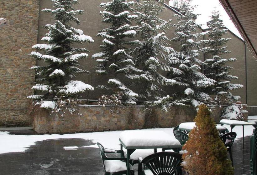 هتل Soldeu Maistre