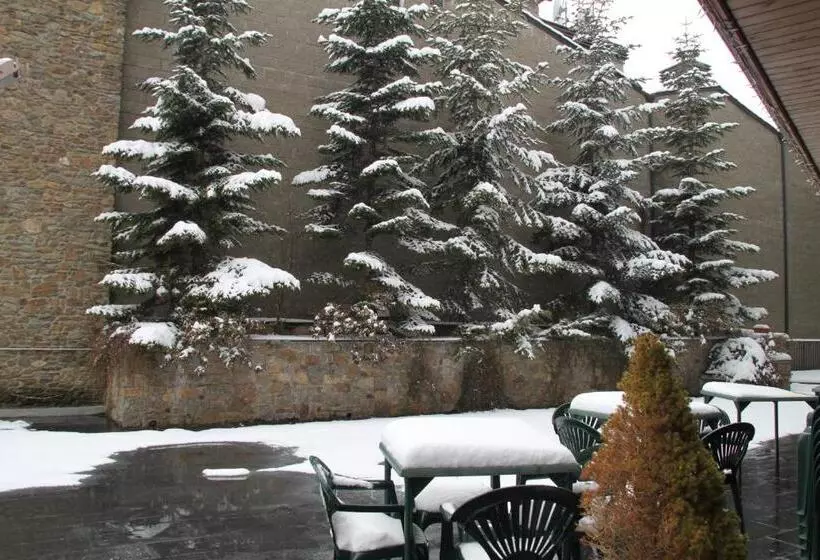 هتل Soldeu Maistre