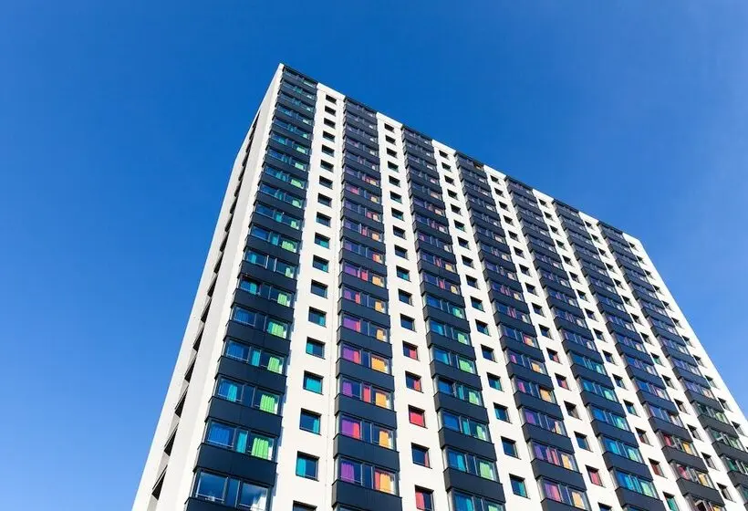 هتل a&o Prague Rhea