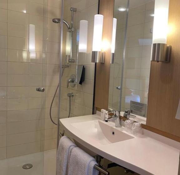 هتل Castel De Pontalesse