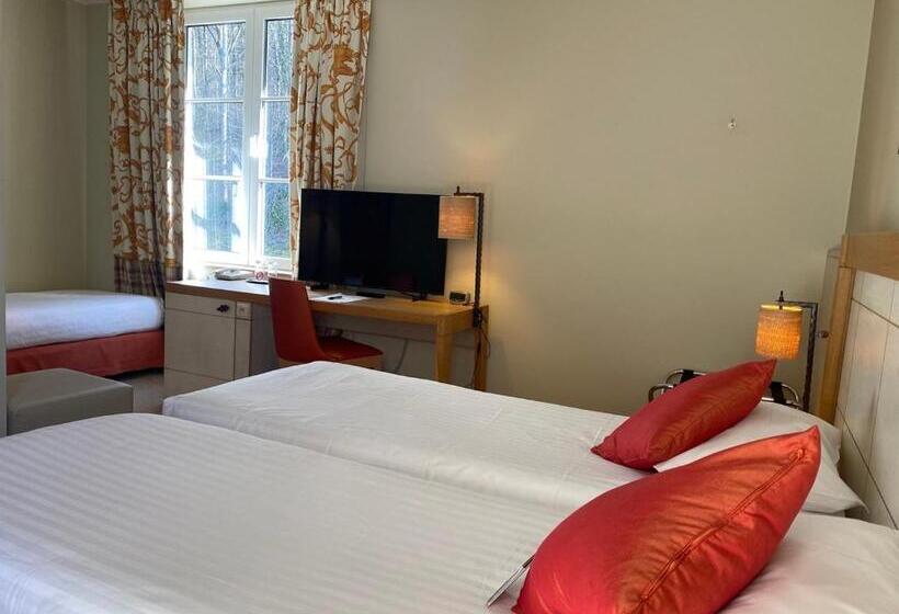 هتل Castel De Pontalesse