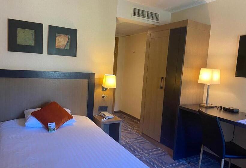 هتل Castel De Pontalesse