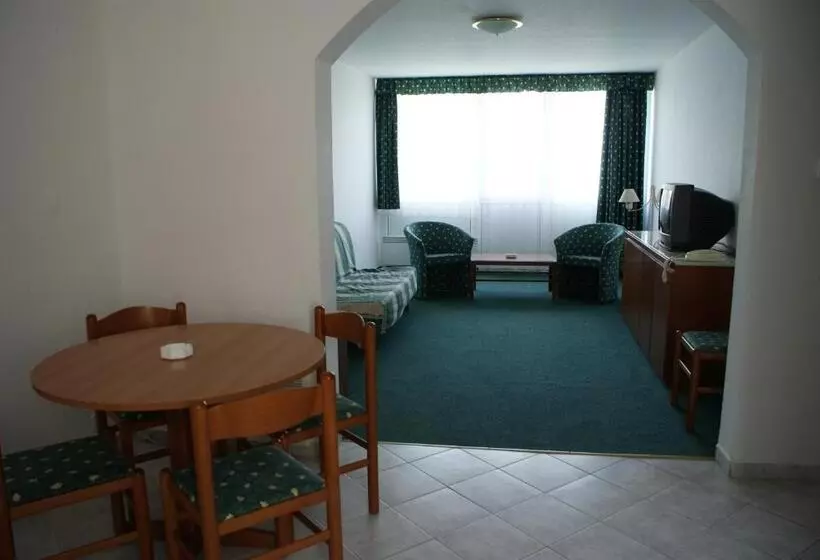 Отель Riviera Park